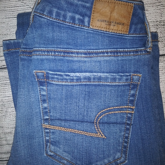 American Eagle Outfitters Boyfriend Jeans. Size 0 - Picture 3 of 5